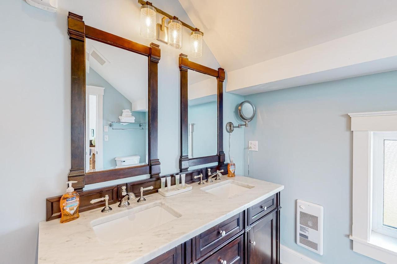 The Retreat - Suite #2 Waterbury Esterno foto