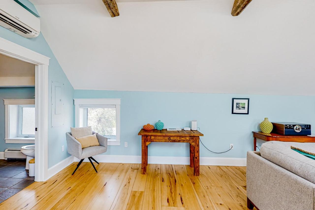 The Retreat - Suite #2 Waterbury Esterno foto
