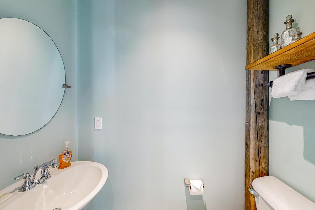 The Retreat - Suite #2 Waterbury Esterno foto