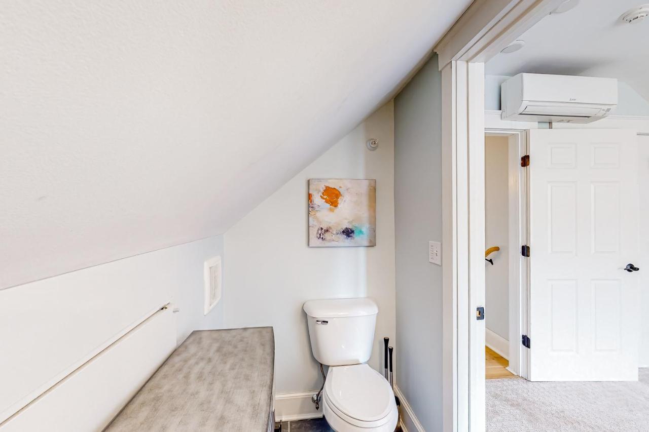 The Retreat - Suite #2 Waterbury Esterno foto